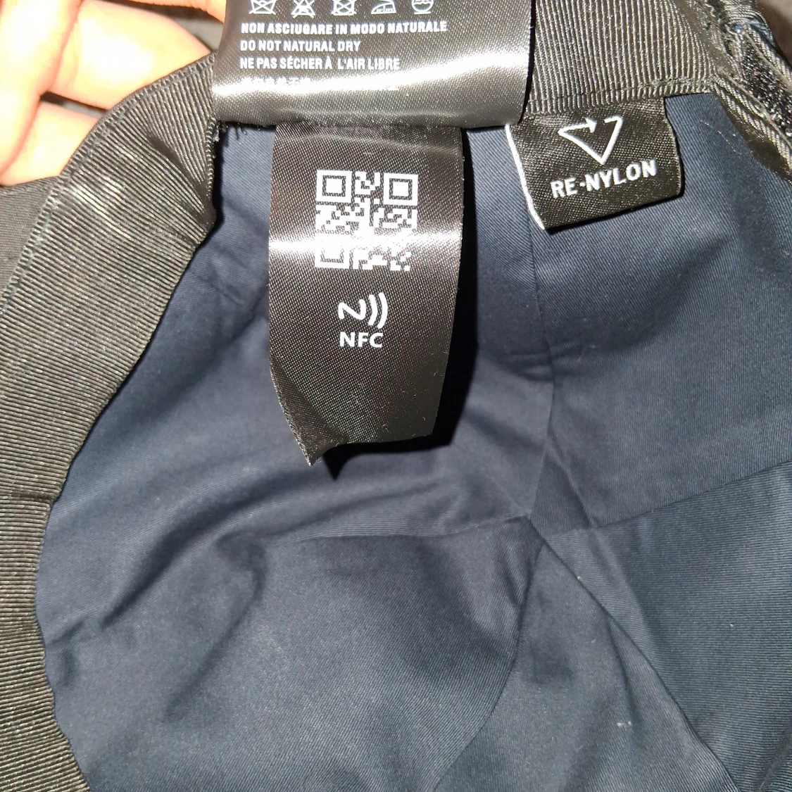 Svart keps från Prada i nylon - 3