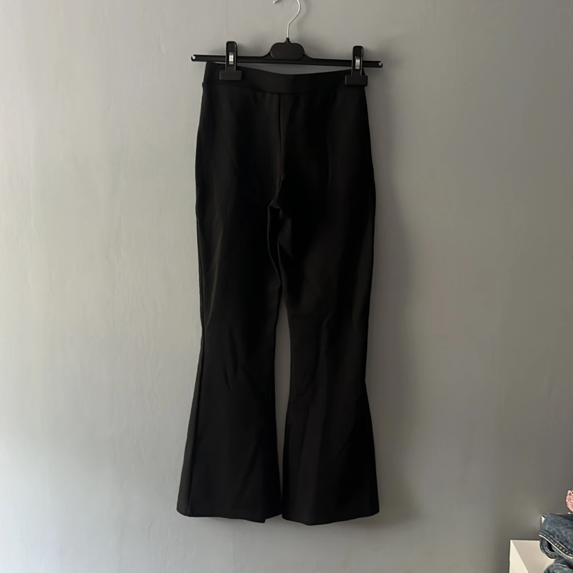 Svarta bootcut tights från Gina Tricot i storleken XS💕