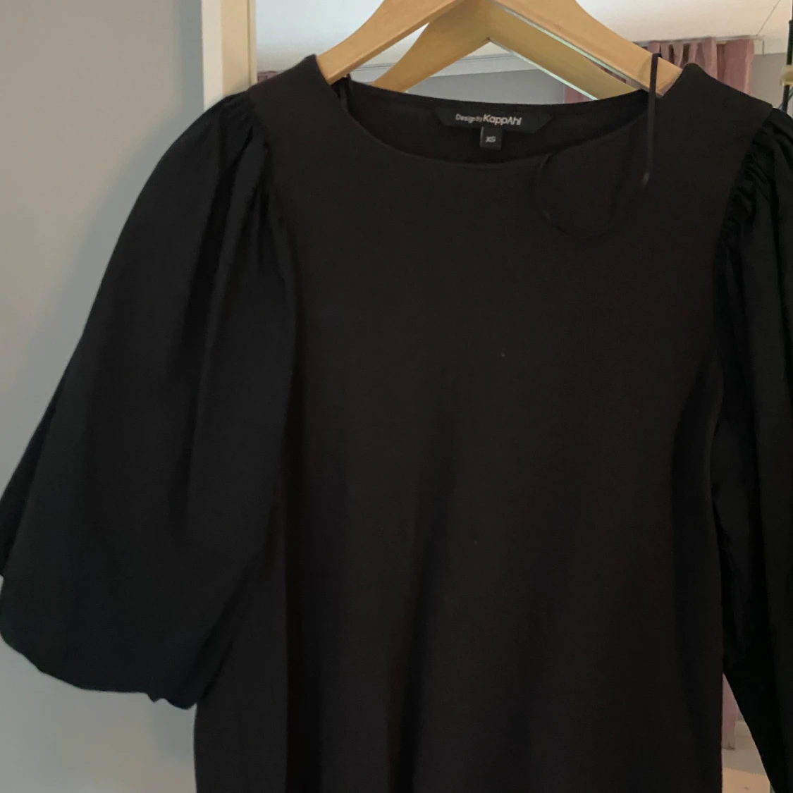 Svart blus med puffärm KappAhl XS