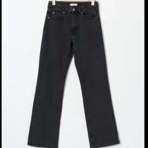 Gina Tricot Classic boot - Classic boot jeans i TALL längd, storlek 38. Använda 1-2 gånger. 