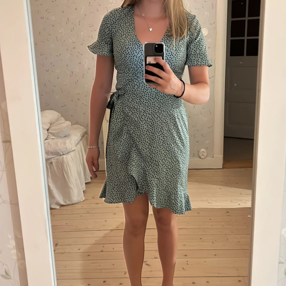 Grön omlottklänning från ONLY,34