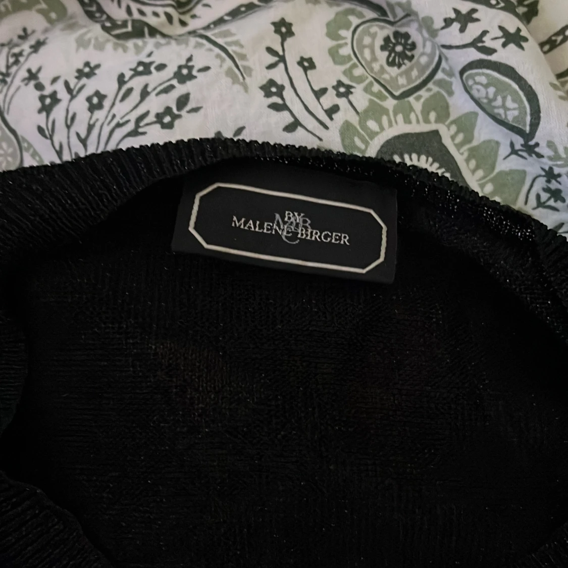 Svart tunn stickad tröja Malene Birger - 2