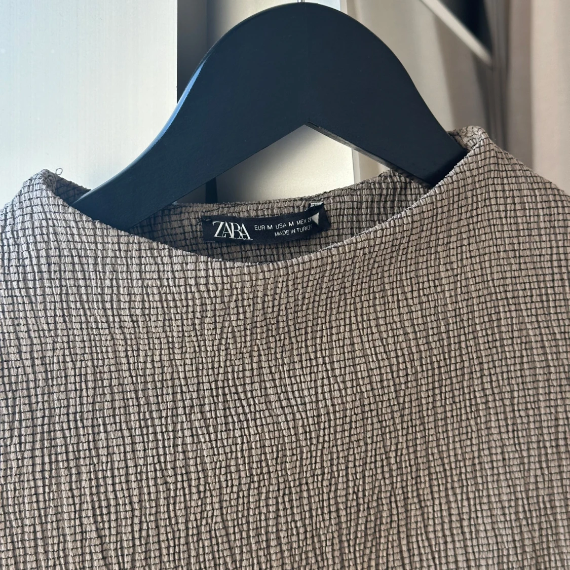 Beige klänning från Zara - 1