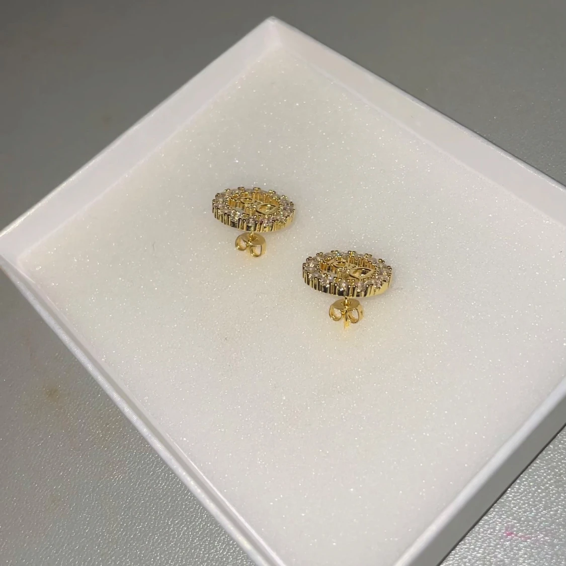 Guldörhängen med glitter - 1