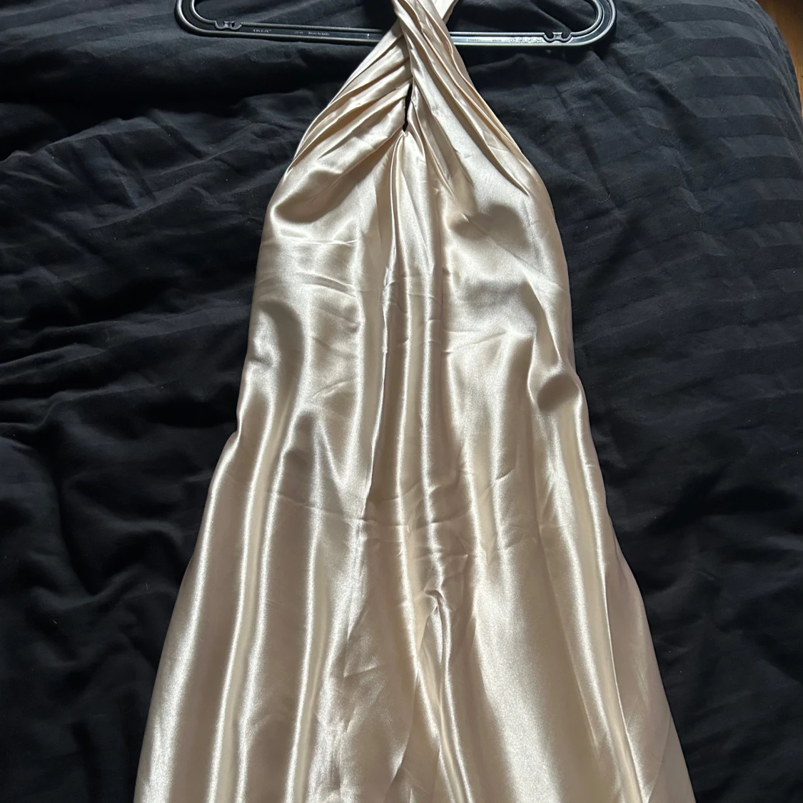 Balklänning i satin (obs champagne färg, inte rosa) - 2