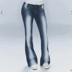 Weekday jeans - Säljer dessa trendiga jeans från weekday då de är för små på mig. Inga tecken på användning