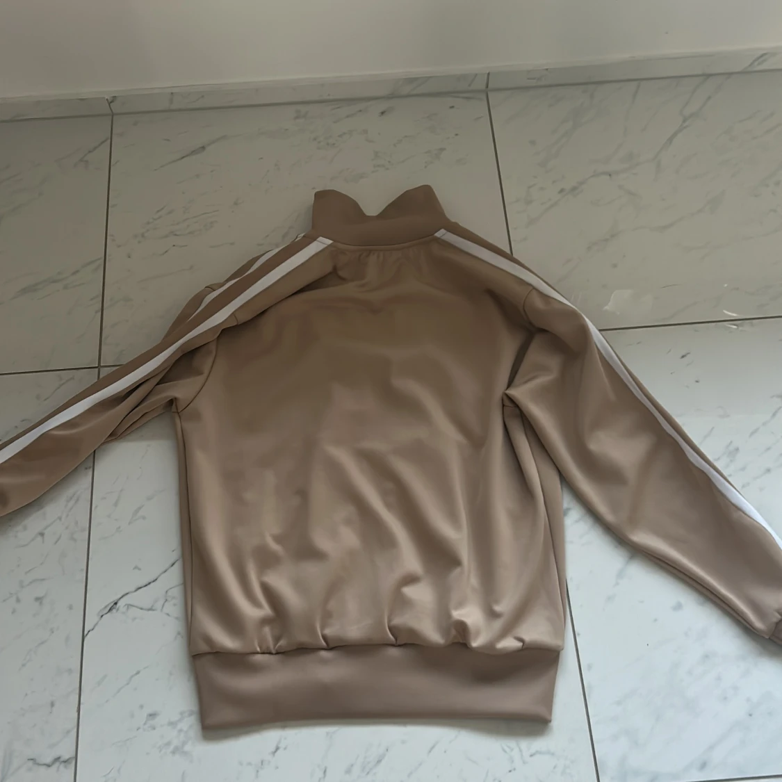 Beige track jacket från Axel Arigato - 3