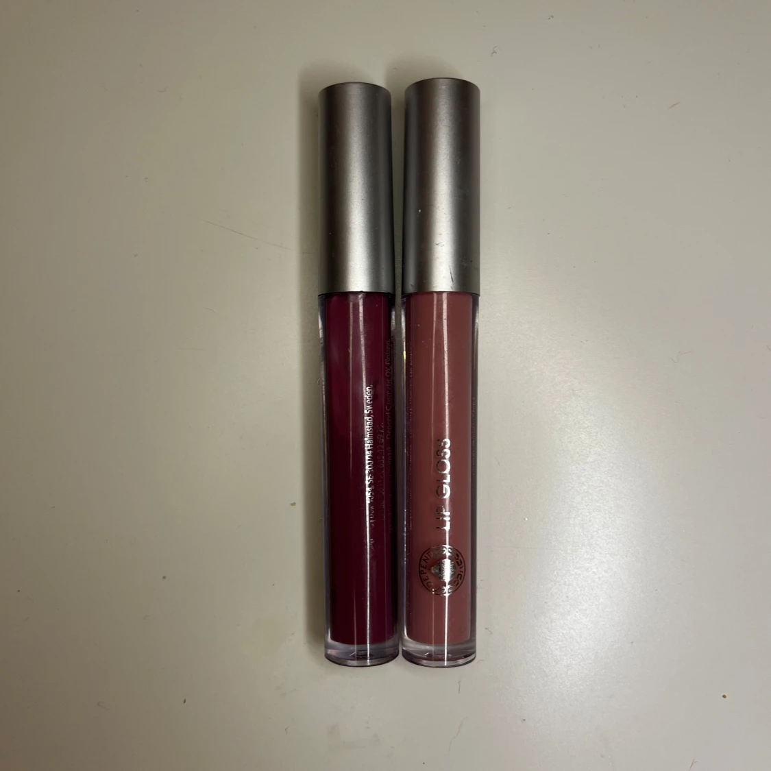 Fyra läppglans i olika nyanser - 1