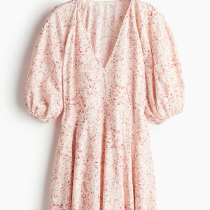 SÖKERRR - från hm, den är slutsold, söker i strlk xs,  xss