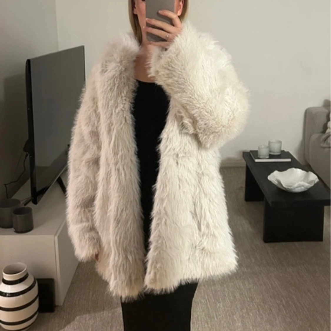 Vit pälsjacka - 1