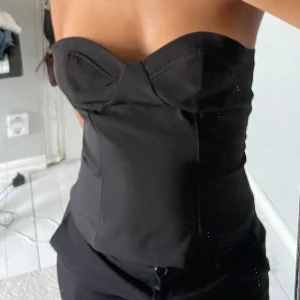 Svart korsett - Snygg svart korsett 🌼