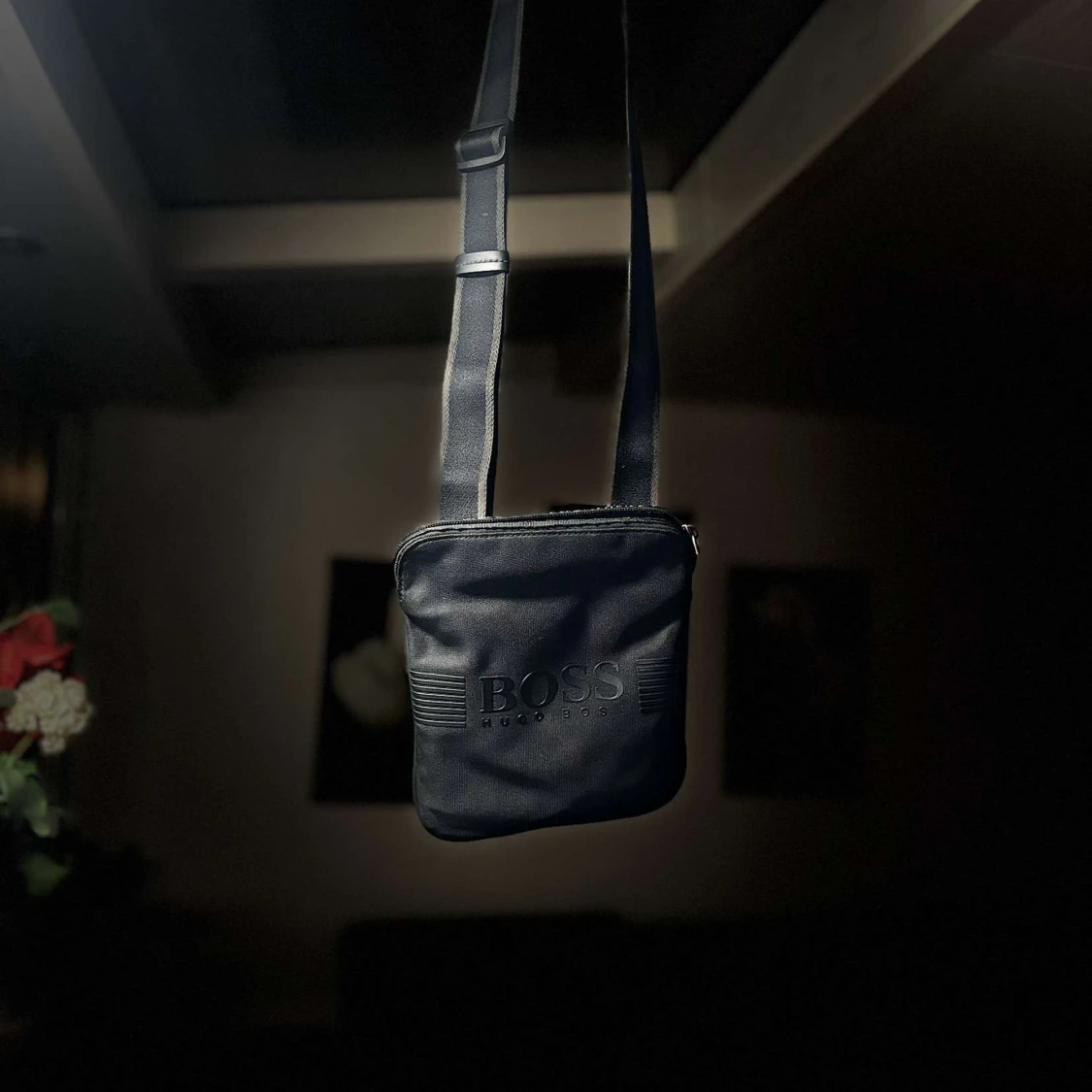 Svart axelväska från Boss