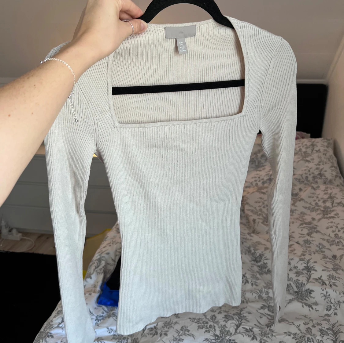 Beige ribbad tröja från H&M