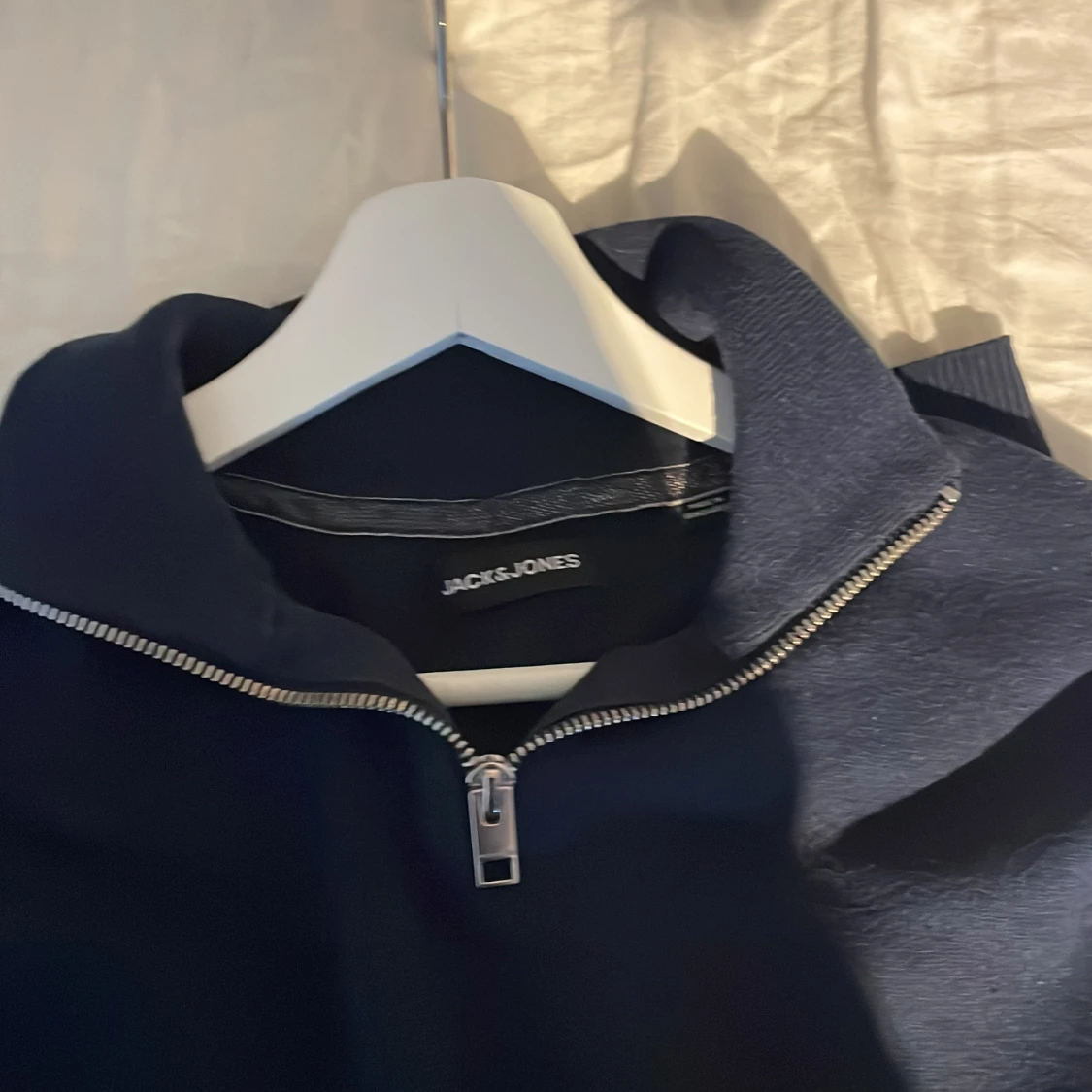 Mörkblå tröja Halvzip från Jack & Jones - 2