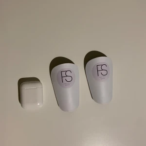 Mini benskydd  - Säljer dessa minibenskydd för ett riktigt bra pris. De känns knappt under användning och är inprincip viktlösa. Helt nya, cond 10/10. Nypris 349! Hör av er vid minsta fundering//Anton 