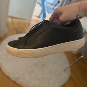 Vagabond skor - Säljer dessa vagabond skorna, köptes för 1800 säljer för 500 kr pga smutsiga💘storlek 38