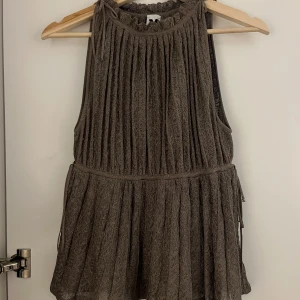 Grön topp från Missoni - Skit snygg topp från Missoni, använd en gång.❤️ Kan gå ner i pris vid snabb affär