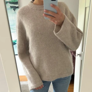 Stickad tröja - Så fin stickad tröja från other stories i mohair💕💕Nyskick!