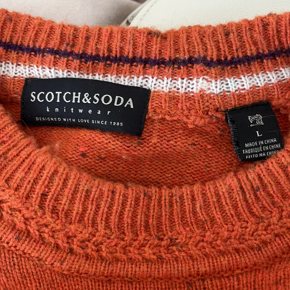Orange stickad tröja från Scotch & Soda - 2