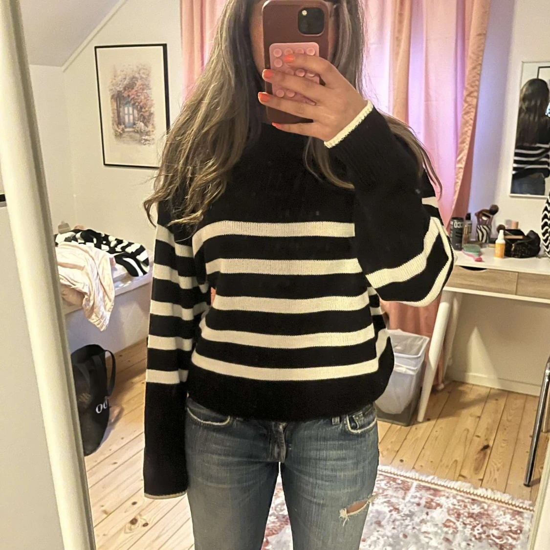 Svartvit randig stickad tröja - 1