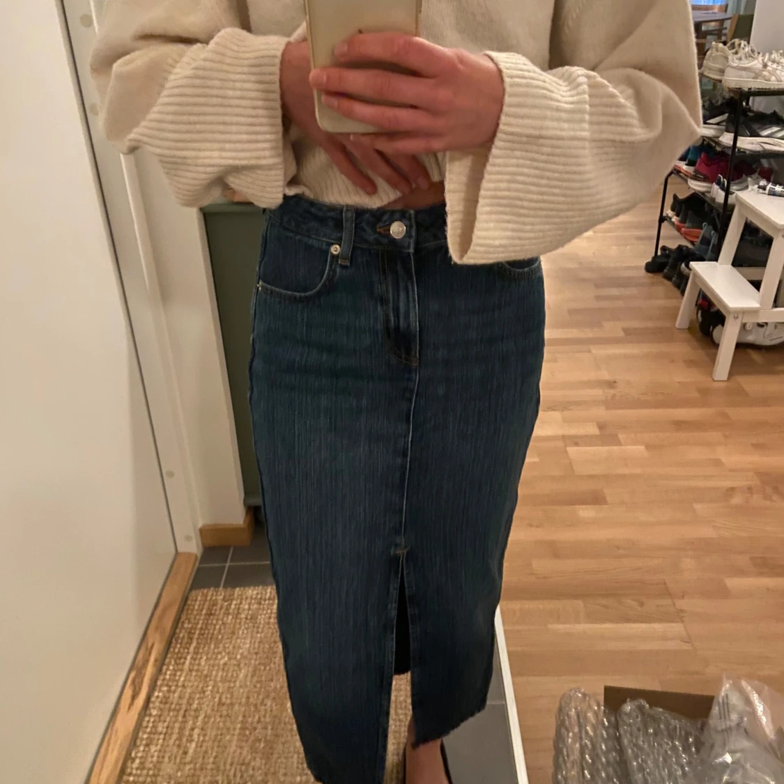 Blå jeanskjol med slits - 1