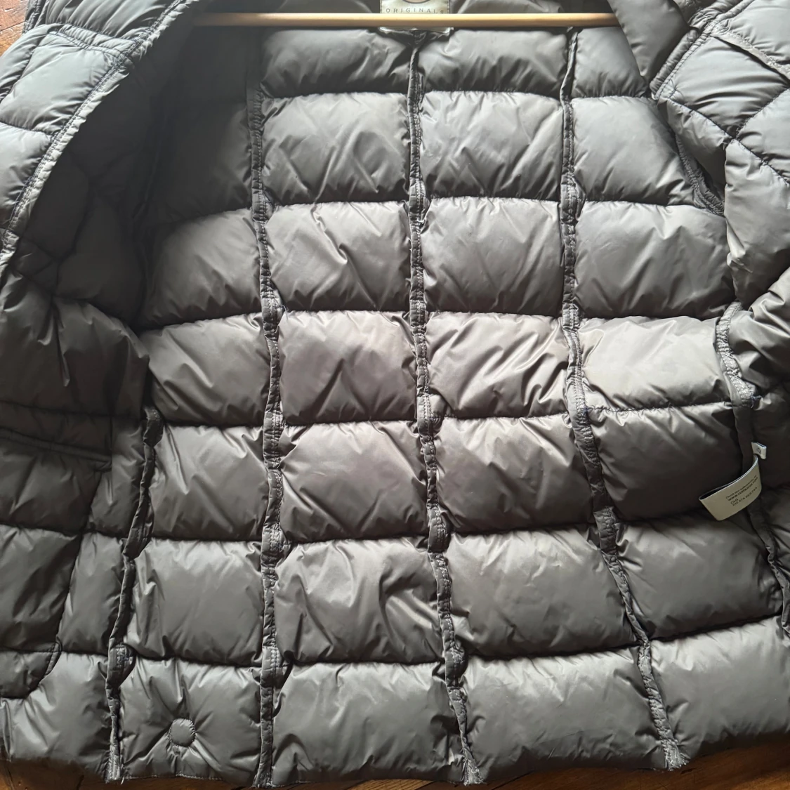 Mörkblå quiltad pufferjacka från Colmar - 4