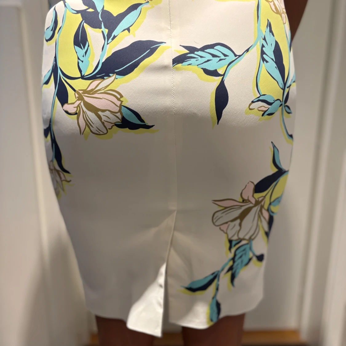 Vit blommig klänning | Karen Millen - 3