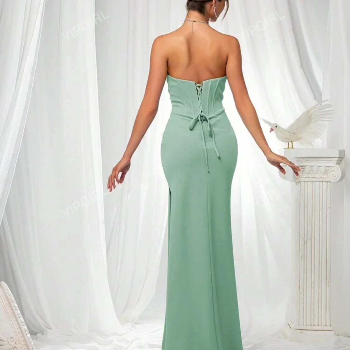 Mintgrön axelbandslös klänning