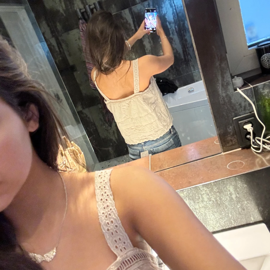 Beige ärmlös blus - 1