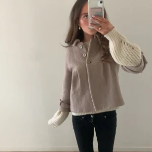 Beige Trekvartsärmad jacka - Supersnygg, perfekt till våren💗
