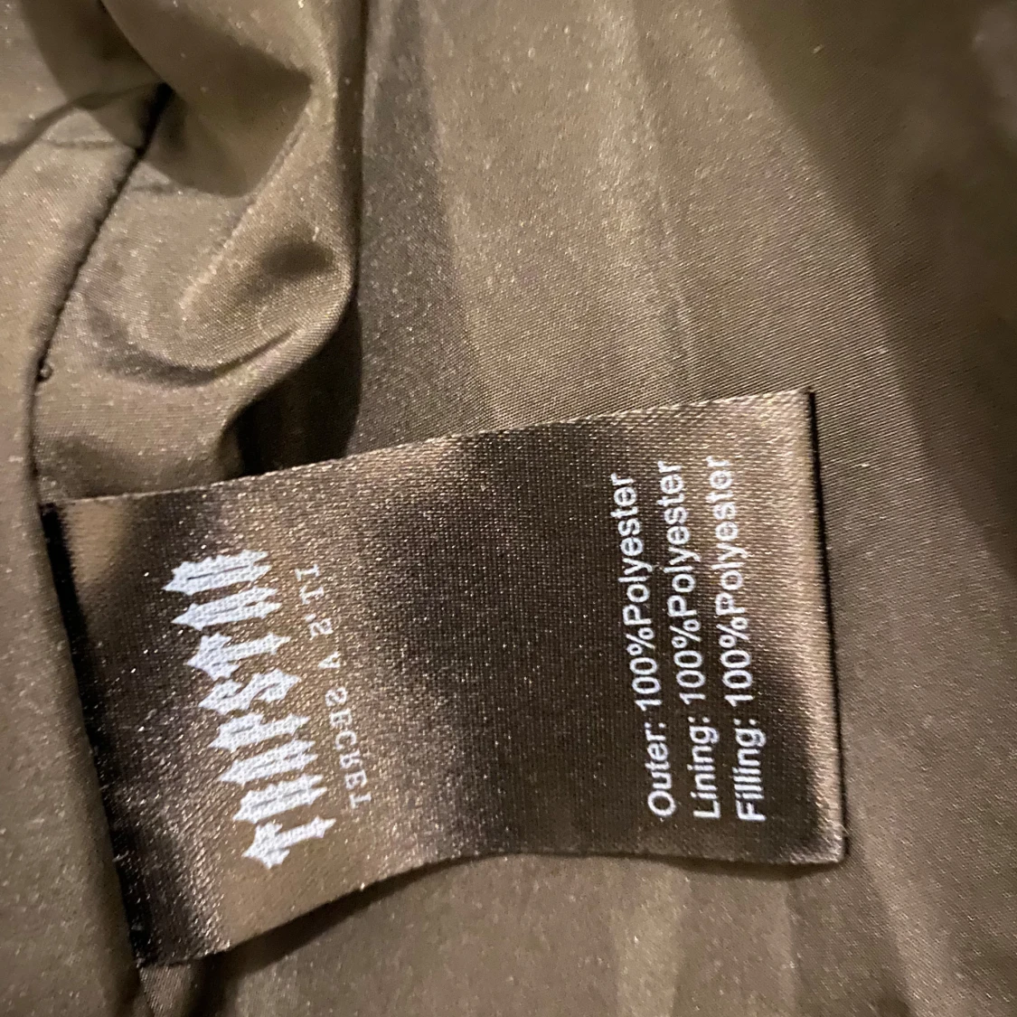 Svart pufferjacka från Trapstar kvitto finns - 2