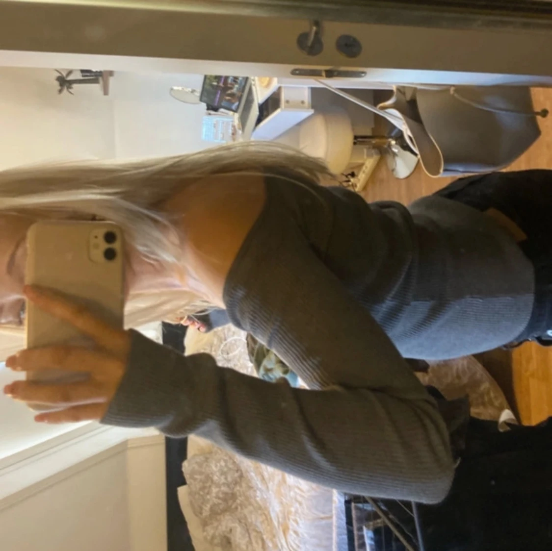 Grå ribbad offshoulder-tröja - 3