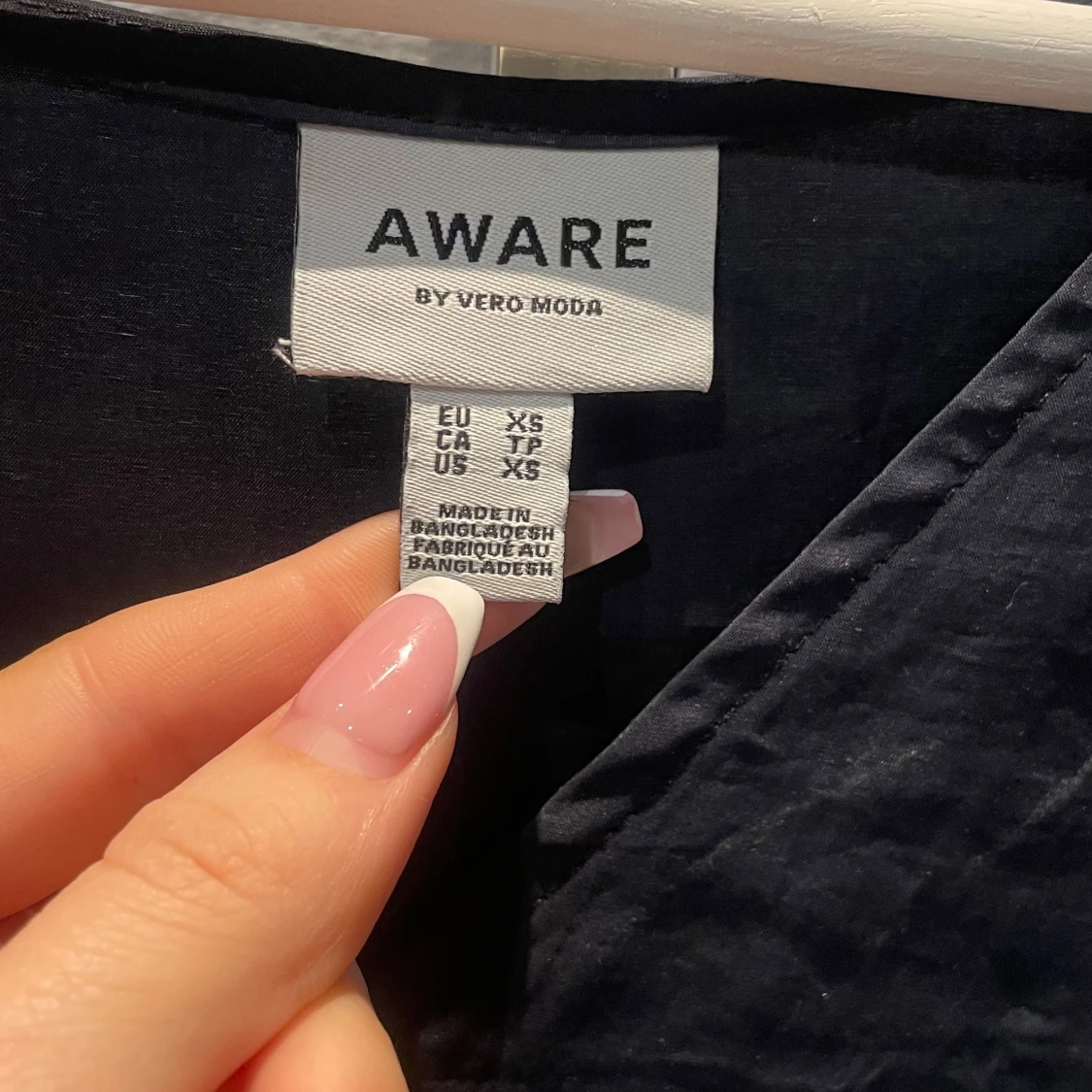 Mörkblå blus från Aware by Vero Moda - 2