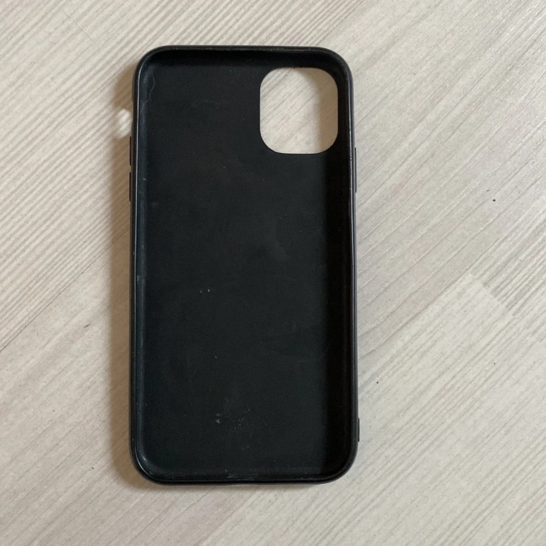 Svart mobilskal med konstnärligt motiv - 2