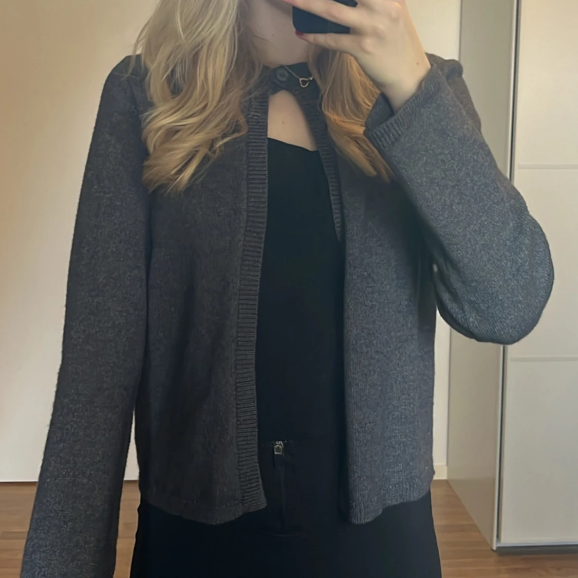 Mörkgrå kofta från Gina Tricot - 2