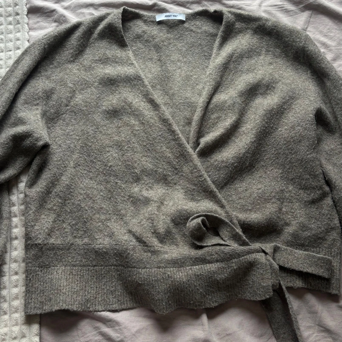 Beige omlottkofta från About You - 1