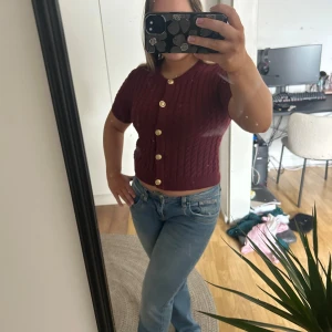 Tröja  - Så snygg kofta/tröja! Fina knappar🩷🩷