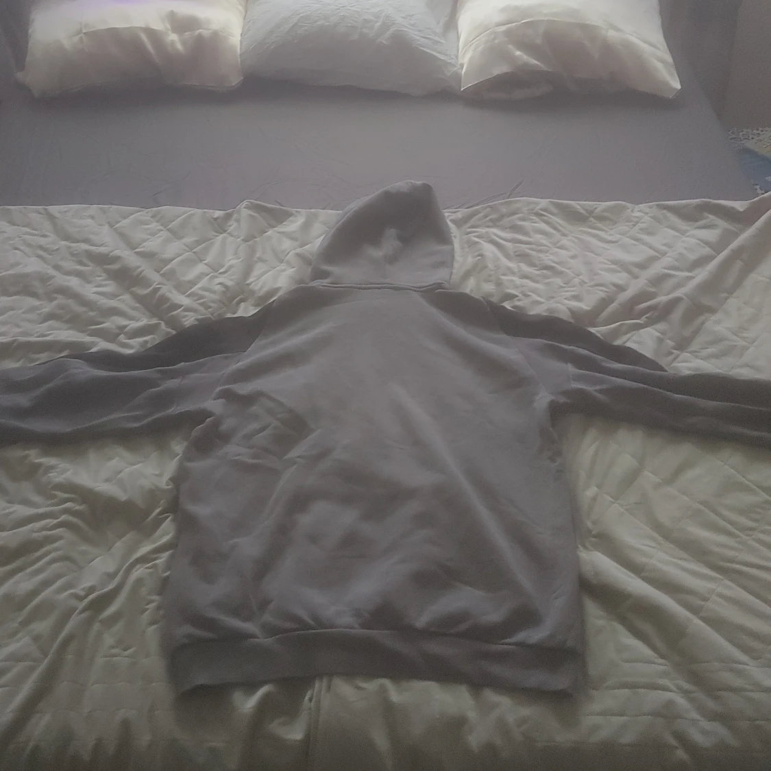 Grå hoodie från Adidas - 1