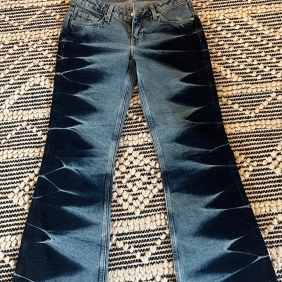 Weekday Nova Low Slim Bootcut Jeans med mönster