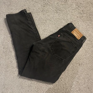 Levis 551 - 10 av 10 skick knappt använda W31 L32