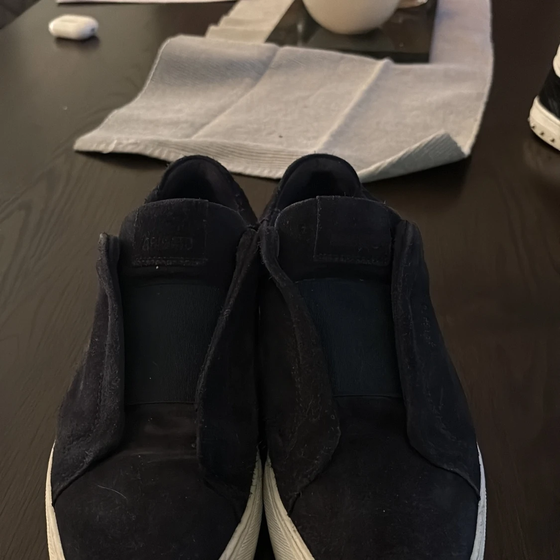 Blåa axel arigatos i bra skick storlek 42 - 1