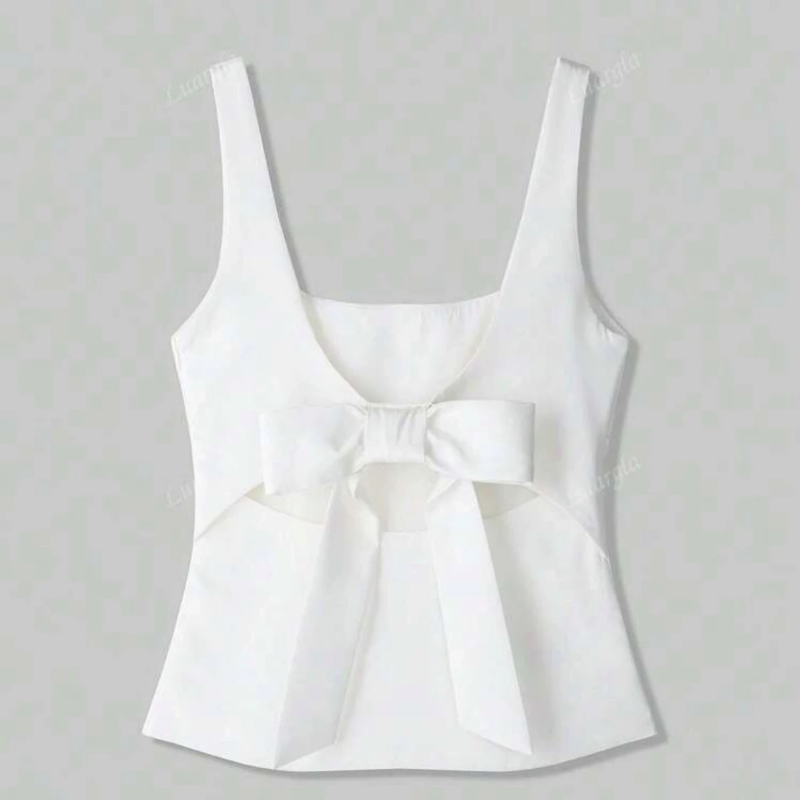 Vit linnetopp med rosett - 1