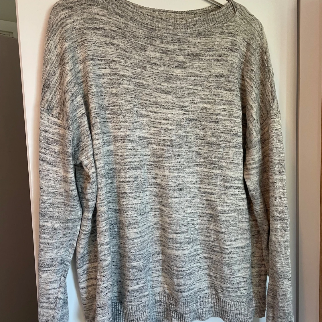 Gråmelerad tröja - 1