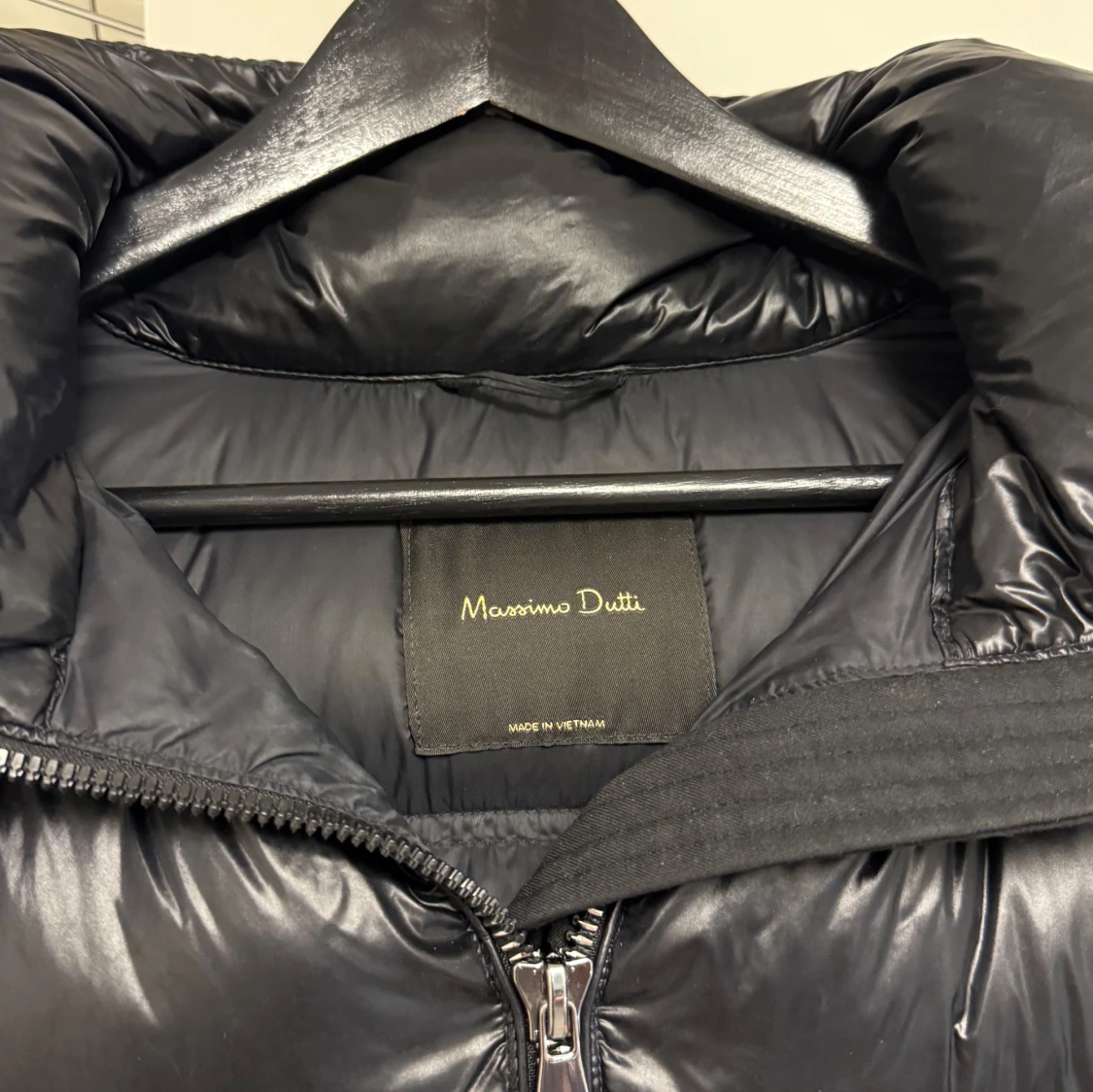 Svart pufferjacka från Massimo Dutti - 3