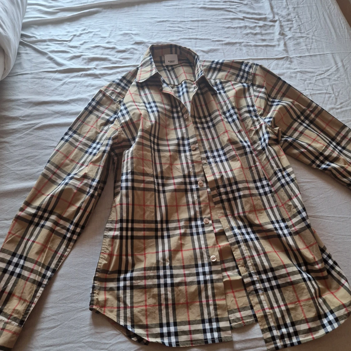 Beige rutig skjorta från Burberry