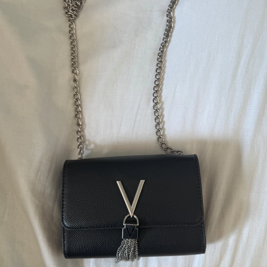 Svart axelväska från Valentino