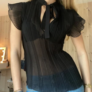 Blus - SUPER snygg blus❣️❣️ tryck gärna på köp nu💕💕
