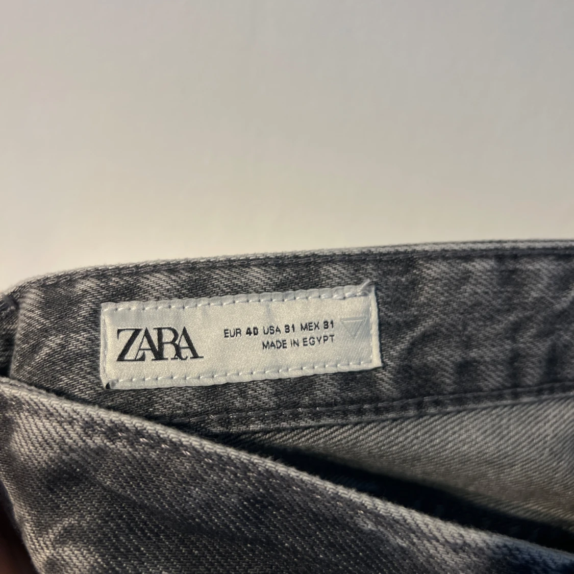 Grå flared jeans från Zara - 1