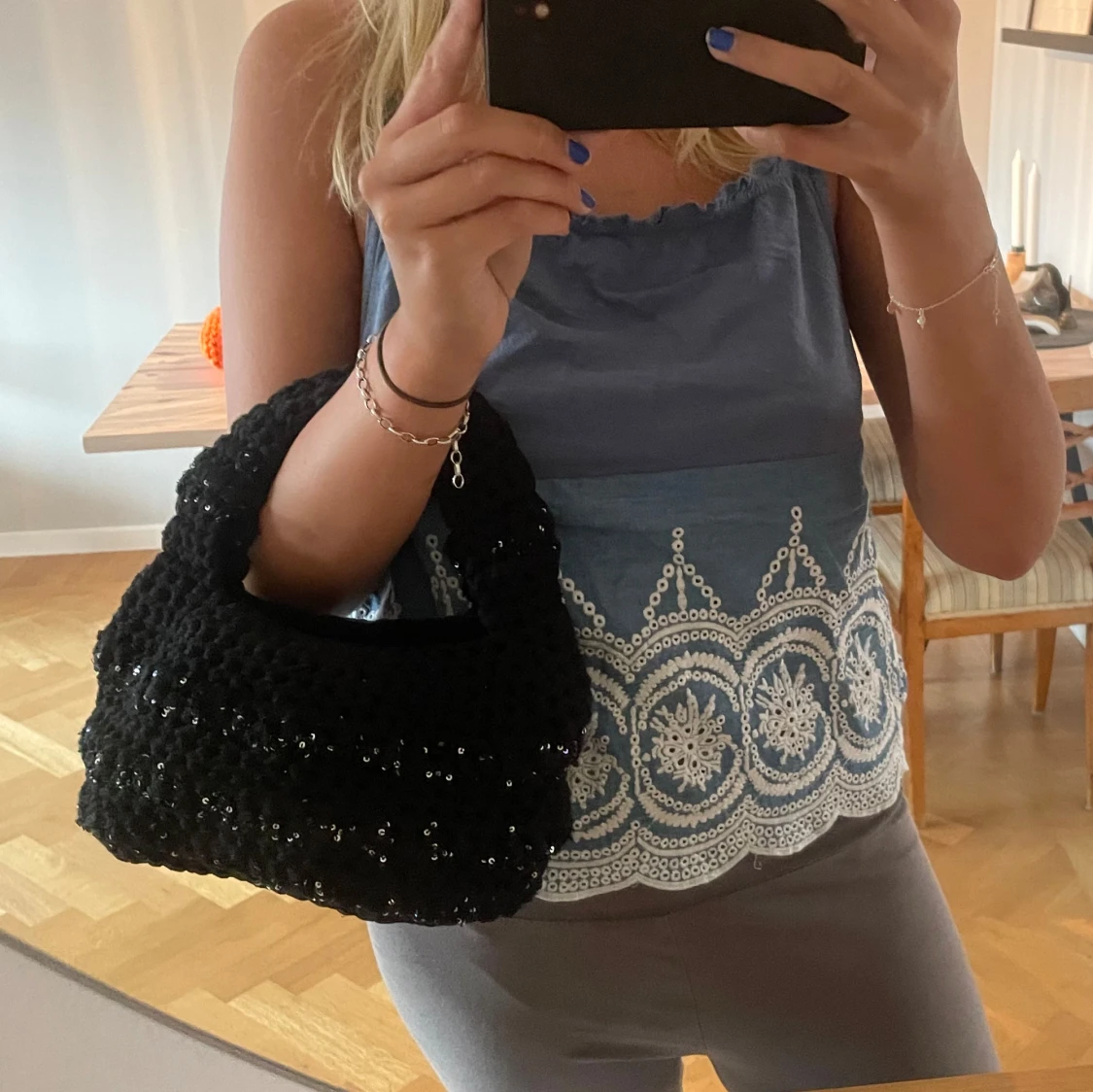 Svart glittrig handväska - 1