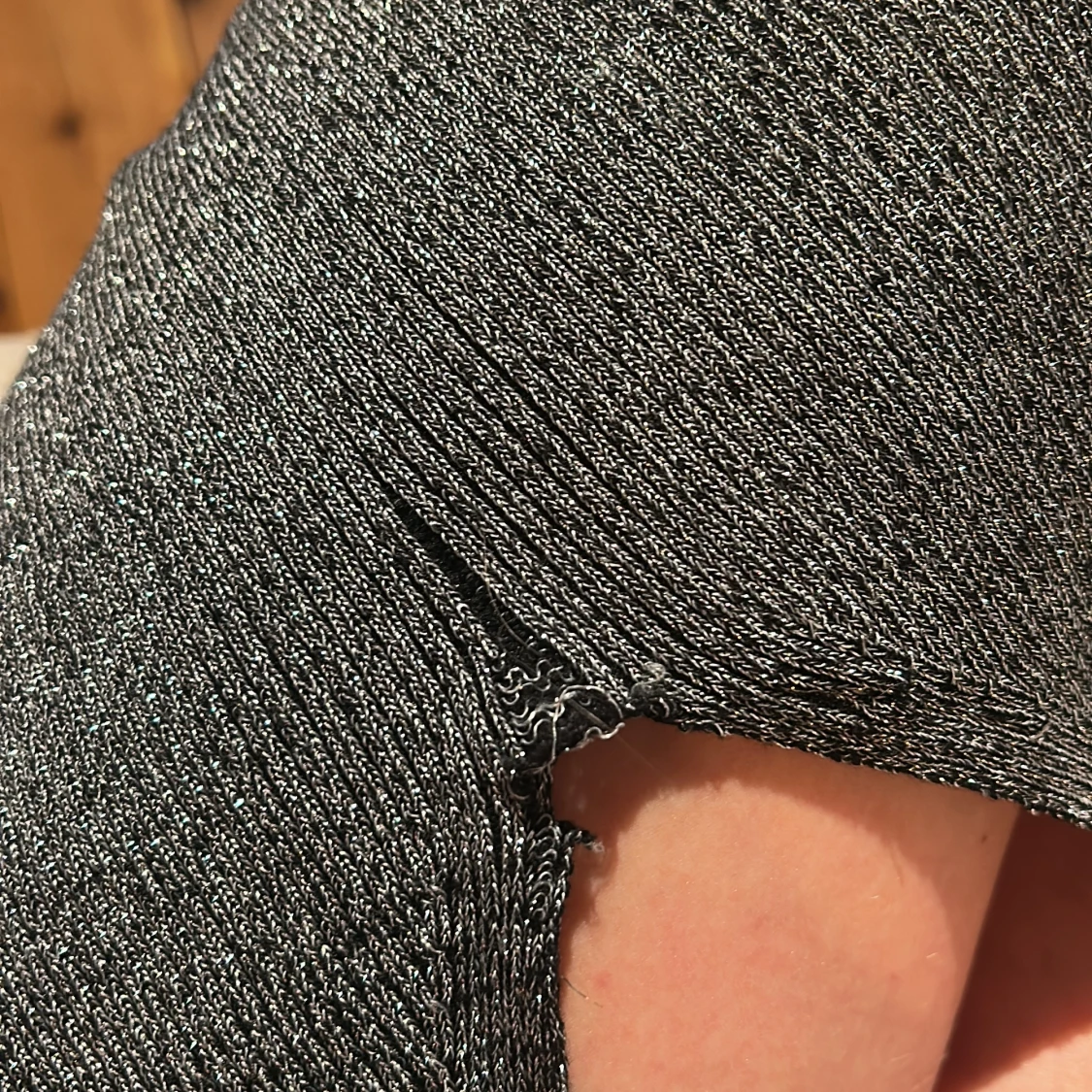 Glittrig croppad långärmad topp - 3